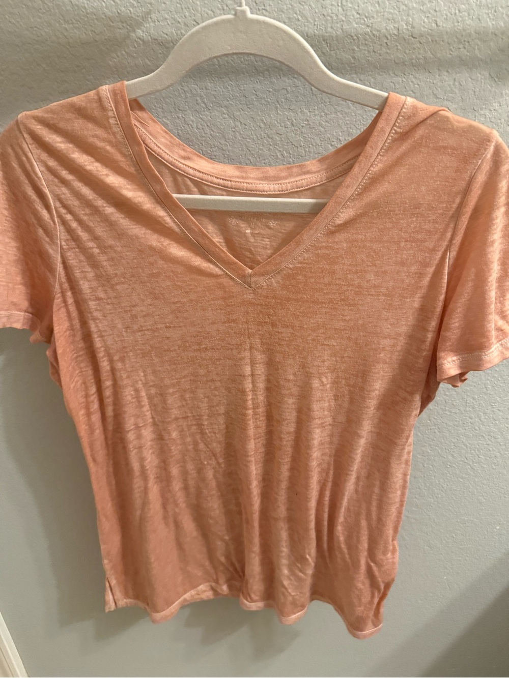 Mudd Peach V-Neck Short Sleeve Tee